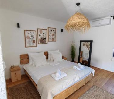 Banja Luka Apartment | Garden Relax Bungalow "Deluxe Hotel Rooms, Pool, Parking"