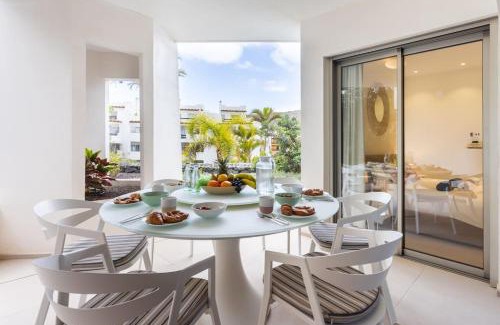 Palm-Mar Apartment | Garden Serenity Retreat And Workspace With Heated Pools And Gym