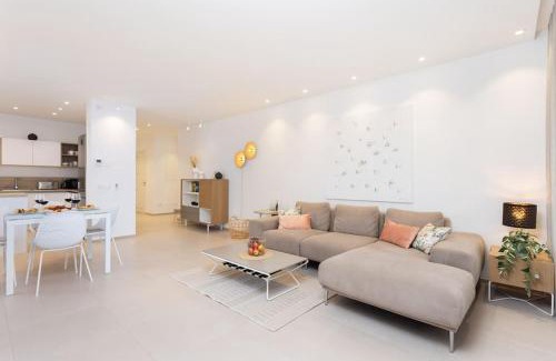 Palm-Mar Apartment | Garden Serenity Retreat And Workspace With Heated Pools And Gym
