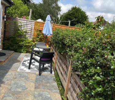 Bourne End Apartment | Garden Studio in Bourne End