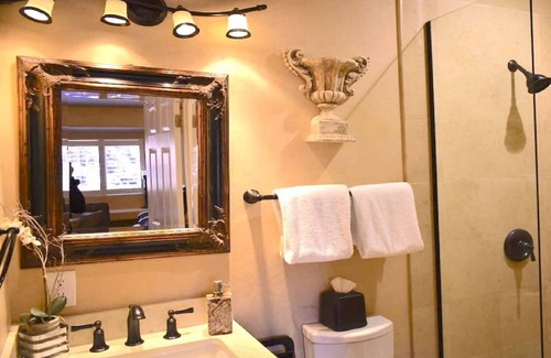 Carmel House | Garden Villa Carmel-by-the-Sea