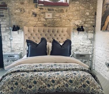 Pentrefelin Apartment | Gardener's Cwtch, Llwynhelig Manor