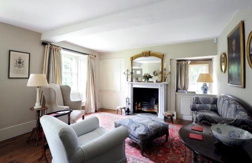 Edensor House | Gardeners Cottage near Chatsworth House