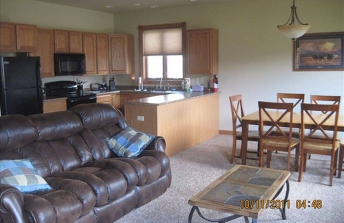 Gardiner Cabin | Gardiner Cabin by Yellowstone Park/Dates Open