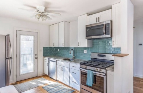 Napeague House | Gardiners Bay Bungalow with Private Beach Access