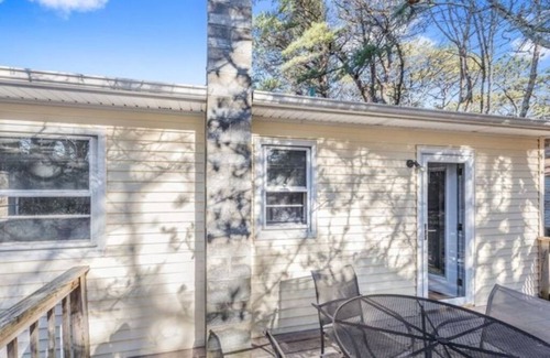 Napeague House | Gardiners Bay Bungalow with Private Beach Access