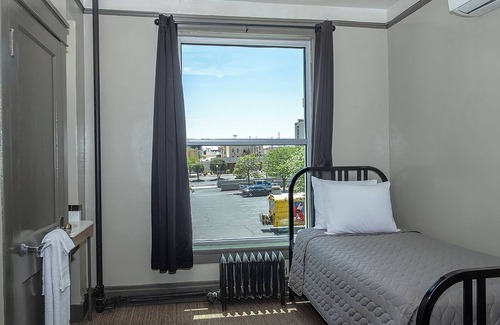 Downtown El Paso Hotel | Gardner Hotel & Hostel