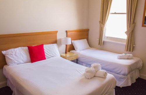 Blackheath Hotel | Gardners Inn Hotel