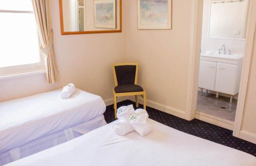 Blackheath Hotel | Gardners Inn Hotel