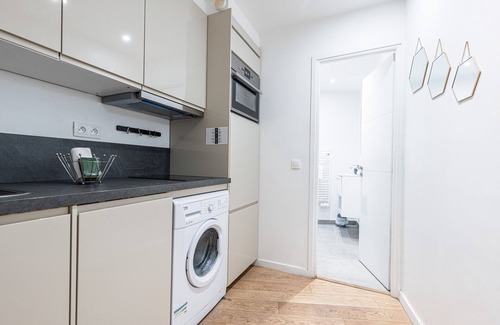 Nice Apartment | Garibaldi Square - Cosy 1 Bdr Old Town - AC