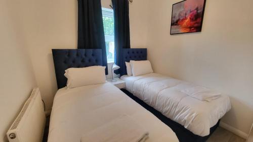 Finchley Apartment | Garland Spacious 4 Bedroom House With Garden And Parking