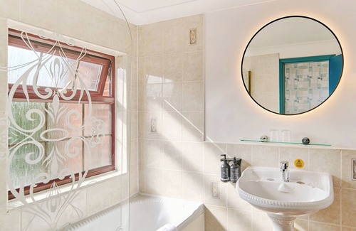 Acocks Green Hotel | Garner Hotel Birmingham South East by IHG