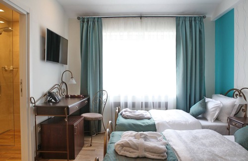 Leon Hotel | Garni Hotel Dum