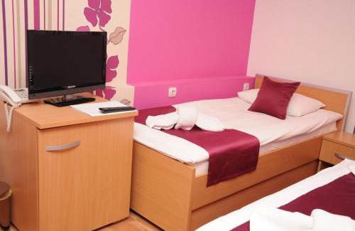 City Center House | Garni Hotel Laguna Lux