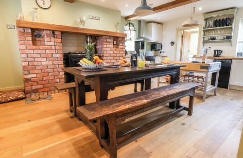 Holywell Cottage | GARREG WEN, pet friendly, character holiday cottage in Caerwys