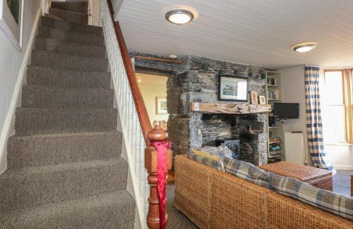 Borth-y-Gest House | Garth Cottage