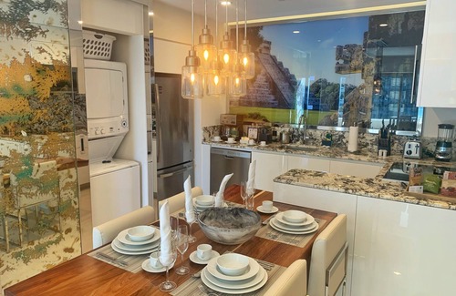 Downtown Cancun Resort | Garza Blanca 5 Star Resort Cancun: Dec 21 - 28, 2024 Tropical Holiday Vacation
