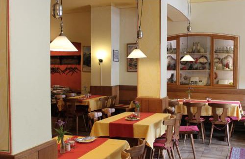 Rothenburg Old Town House | Gasthof Butz