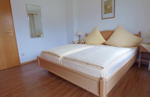 Flintsbach A. Inn Apartment | Gasthof Falkenstein - Metzgerei Schwaiger -