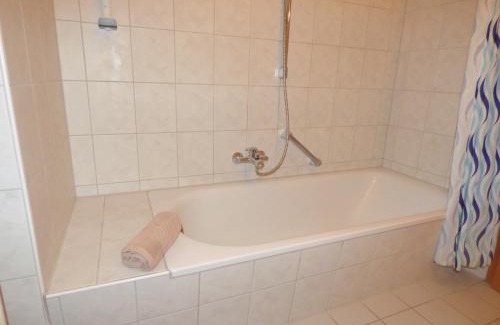 Flintsbach A. Inn Apartment | Gasthof Falkenstein - Metzgerei Schwaiger -