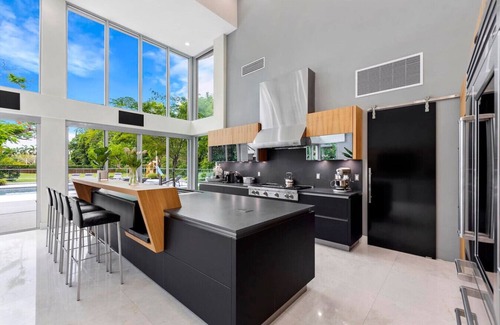 Southwest Ranches Apartment | Gated 9BR Estate for 20 w/Private Pool, Jacuzzi, Theater & Guest House! Pet-Friendly!
