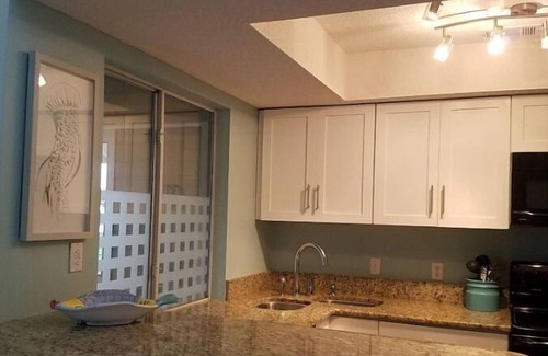 Miramar Beach Cottage | Gated community, Overlooking Tennis Courts, Close to Pool and beach