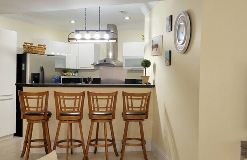 Bahamia West Condo | Gated condo w/boat dock/beach/pool/hot tub