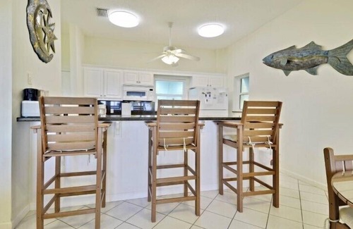 Islamorada Apartment | Gated Estate Duplex on the Bay with dockage
