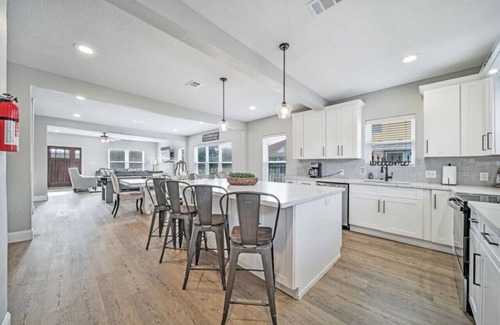 South Central Houston House | Gated Home and Parking | Sleeps up to 24