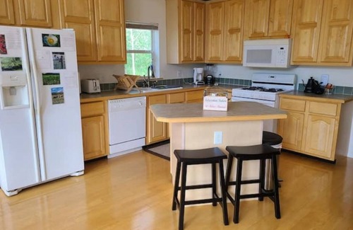 Warm Springs Apartment | Gated Nest with Views & Attached Garage