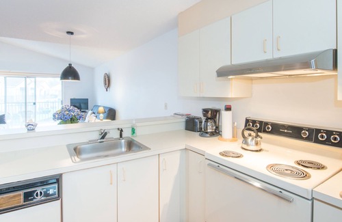 Orlando Condo | Gated private 1 bedroom condo near airport & golf - available from November.