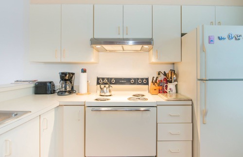 Orlando Condo | Gated private 1 bedroom condo near airport & golf - available from November.
