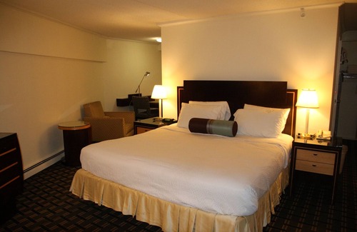 Bedford House | Gateway for weekend and enjoy our pool