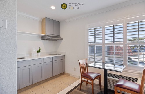 Seaside Hotel | Gateway Lodge