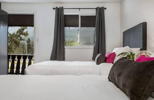 Harvie Heights House | Gateway Suites Charming Stay perfect for 4 Guests