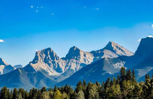 Harvie Heights House | Gateway Suites Cozy stay to explore Banff and Canmore