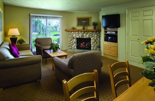 Harbor Village Resort | Gateway to Caribbean of the Rockies!