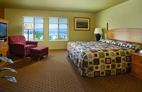 Harbor Village Resort | Gateway to Caribbean of the Rockies!