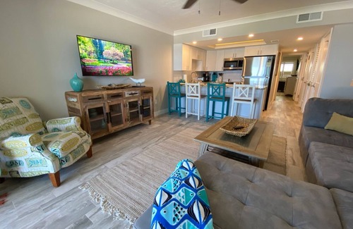 Fort Myers Beach Condo | Gateway Villas #398 - Beachfront condo