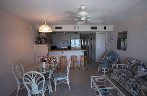 Fort Myers Beach Condo | Gateway Villas #698 - Modern Beachfront Condo with Amazing View