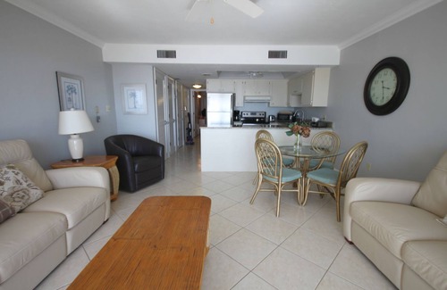 Fort Myers Beach Condo | Gateway Villas #295 - Beachfront condo
