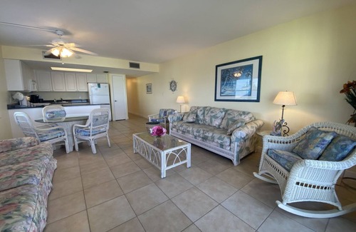 Fort Myers Beach Condo | Gateway Villas #299- Beachfront condo