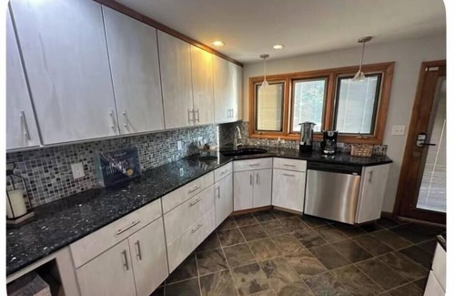 Bronston House | Gathering Place Cumberland Lake
