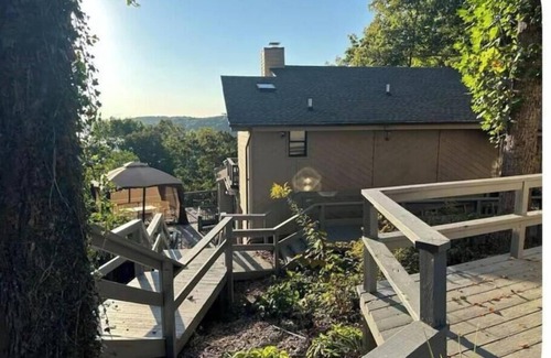 Bronston House | Gathering Place Cumberland Lake