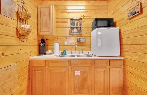 Gatlinburg - Pigeon Forge House | Gatlinburg Cabin Near Ripley's Aquarium