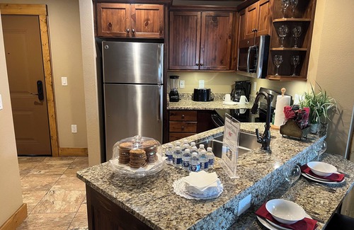 Gatlinburg Condo | Gatlinburg Fall Foliage Season! October 17-24, 2025