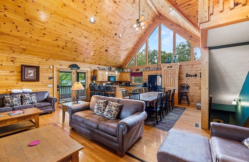Black Bear Falls Cabin | Gatlinburg Getaway Log Home/Lodge, Best Mountain Views, Minutes from Downtown
