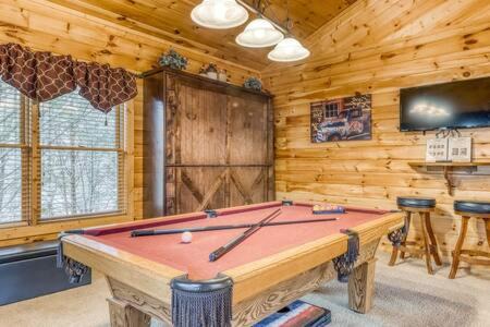 Gatlinburg House | Gatlinburg Home with Mountain Views