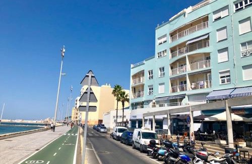 Cadiz Apartment | GATU PREMIUM Villa Isabel TERRAZA,PARKING,1ºLINEA PLAYA,WIFI,VISTA AL MAR