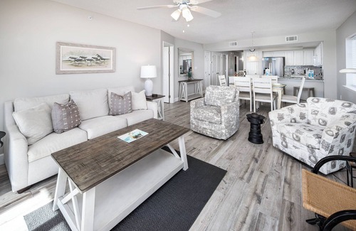 Fort Walton Beach Condo | GD 401: Ocean Eyes - Your Slice of Paradise Awaits!